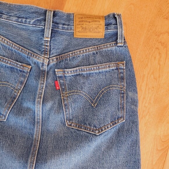 Rare LEVI's Classic Blue Ribcage V Yoke Frayed Skirt - Picture 5 of 14
